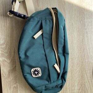 Walker family goods fanny in dark green